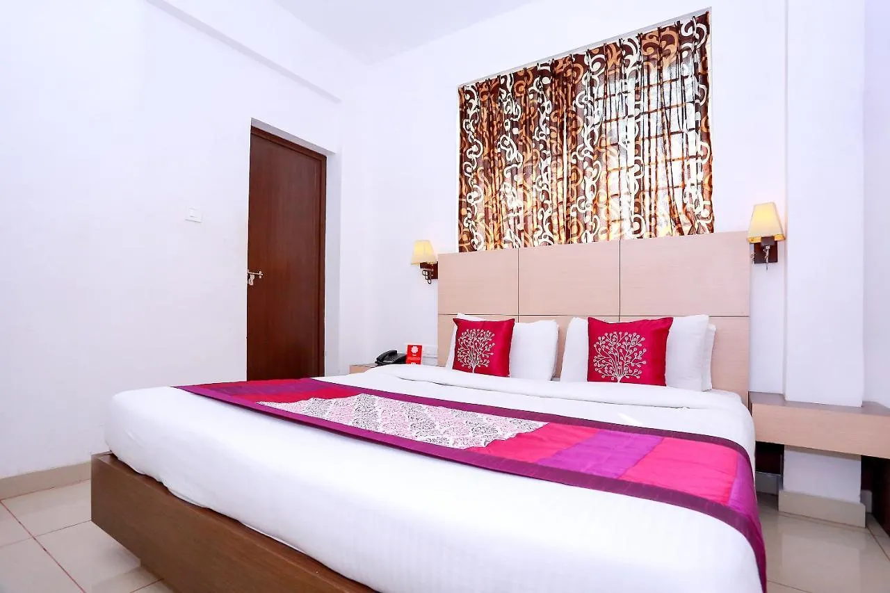 Oyo 7181 Vr Inn Kochi 3*,